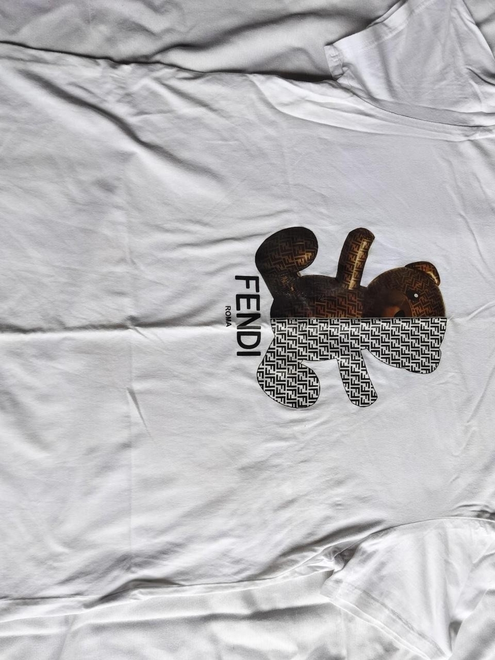 Fendi T - Picture 3 of 3